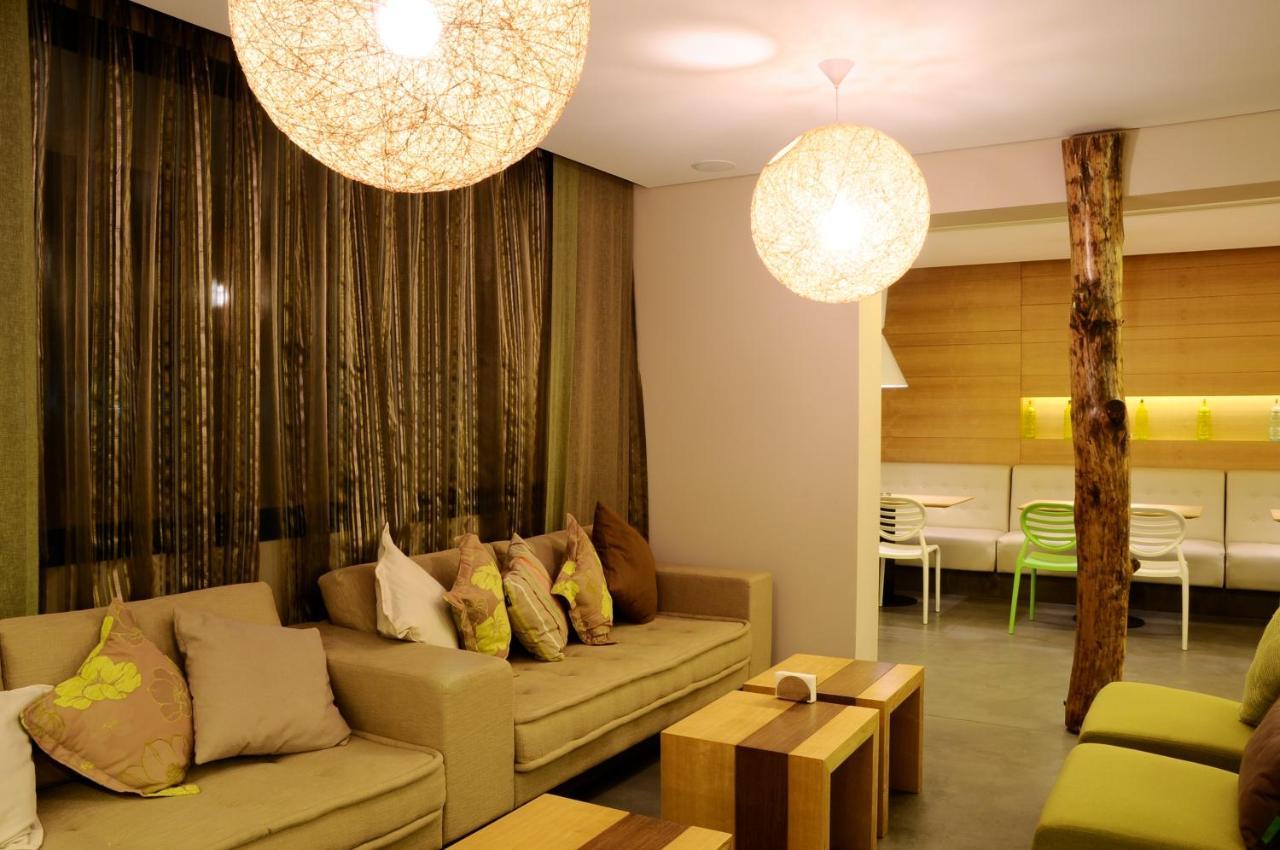 Country Lodge Hotel & Resort Beirut Beirute Exterior foto