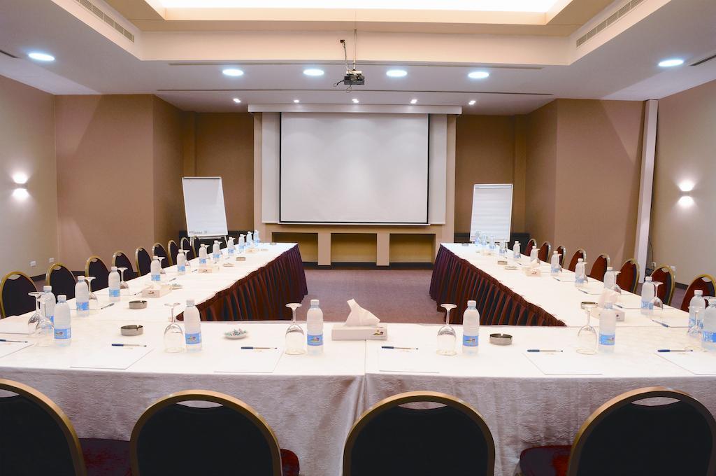 Country Lodge Hotel & Resort Beirut Beirute Exterior foto