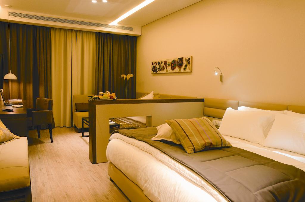 Country Lodge Hotel & Resort Beirut Beirute Exterior foto